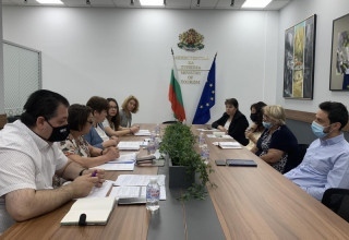Министър Балтова не отказвала диалог с туроператорите